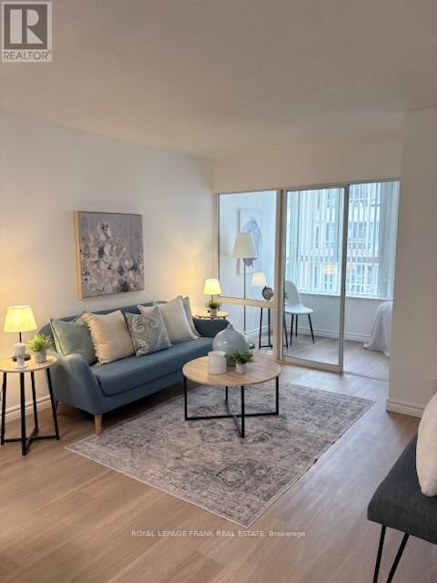 Property Photo:  717 Bay Street 1702  ON M5G 2J9 