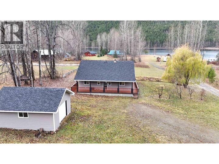 6017 Cedar Creek Road — photo 1