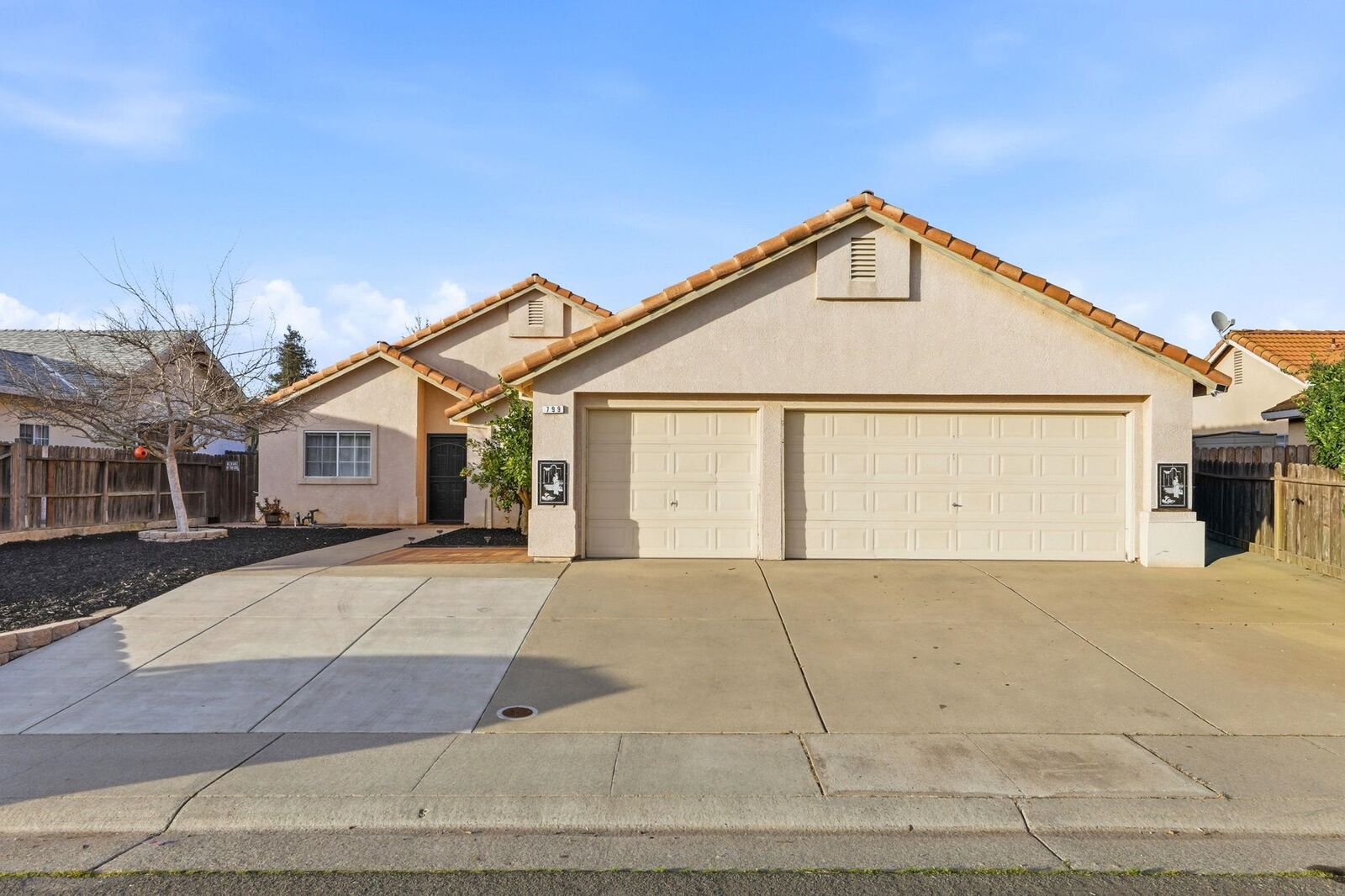 Property Photo:  799 Morgans Ranch Cir  CA 95632 