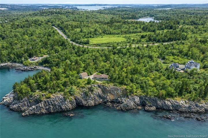 572 Fundy Drive — photo 1
