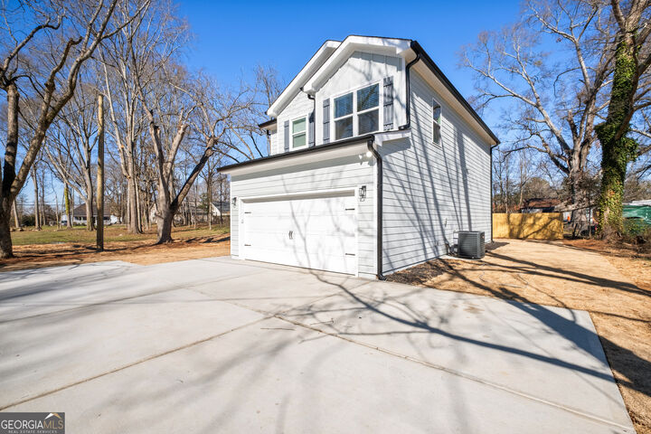 Property Photo:  1015 Lyndon Avenue  GA 30223 