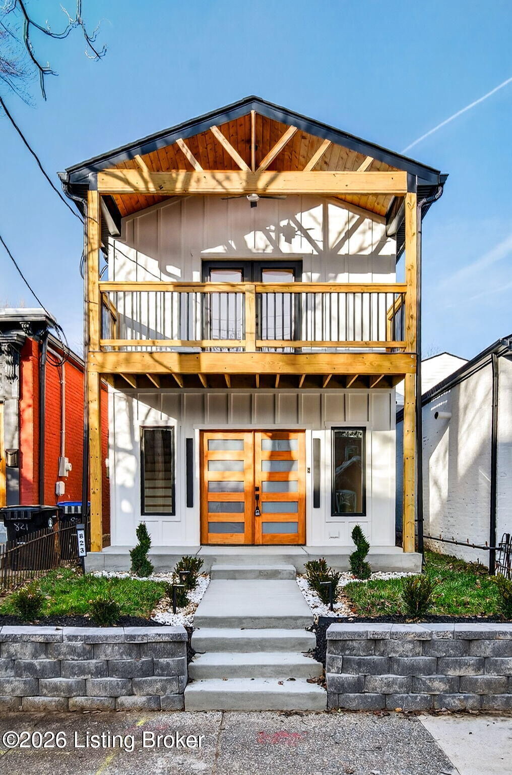 Property Photo:  823 E Chestnut St  KY 40204 