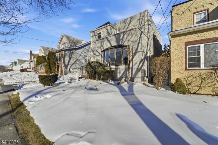 Property Photo:  362 Crawford Ter  NJ 07083 