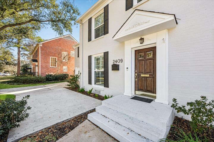 Property Photo: 2409 Dryden Road TX 77030