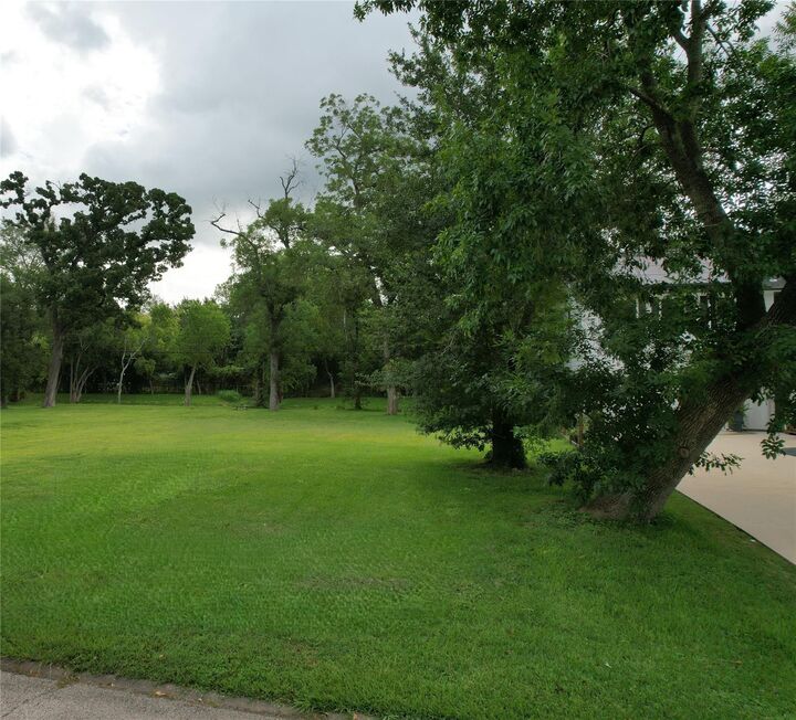 Property Photo:  10505 Willowgrove Drive  TX 77035 
