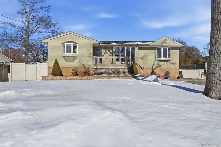 Property Photo:  15 Mallard Drive  NY 11934 