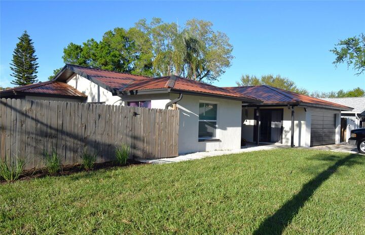Property Photo: 12931 82nd Avenue N FL 33776