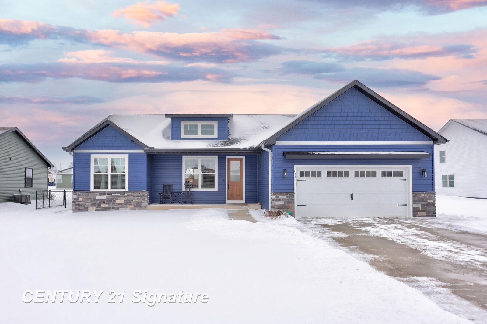 Property Photo: 8442 Oakhill Drive Drive MI 48623