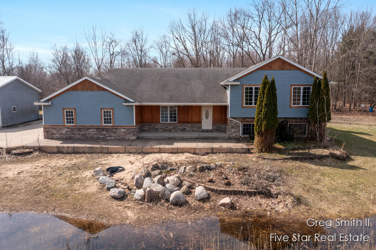 Property Photo:  4230 Fenwick Drive  MI 49323 
