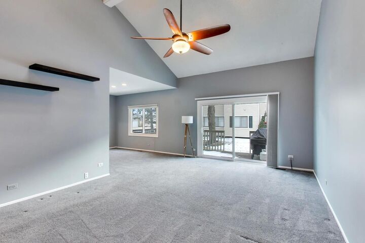 Property Photo:  1096 Pine Tree Circle N  IL 60089 