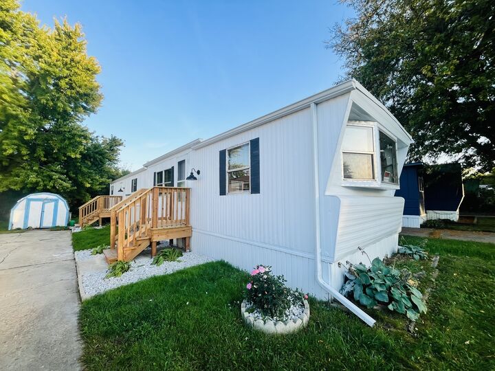 Property Photo:  1824 Huckleberry Lane  IL 60178 