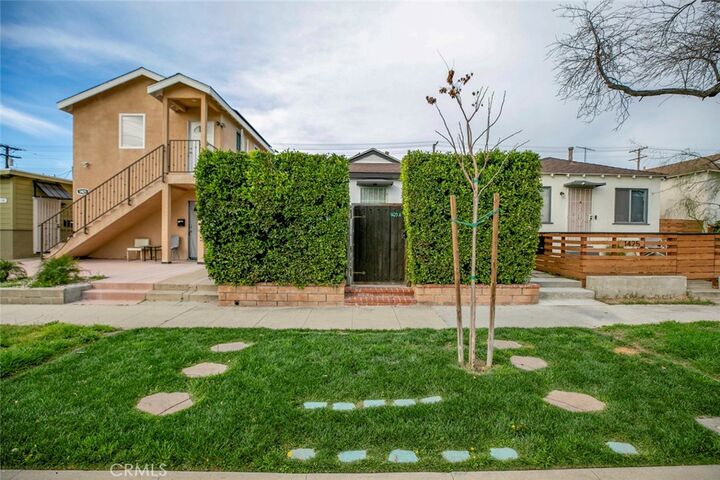 Property Photo:  1423 N Hollywood  CA 91505 