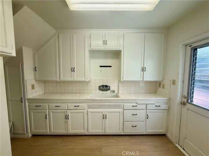 Property Photo:  111 W Mountain 2  CA 91207 