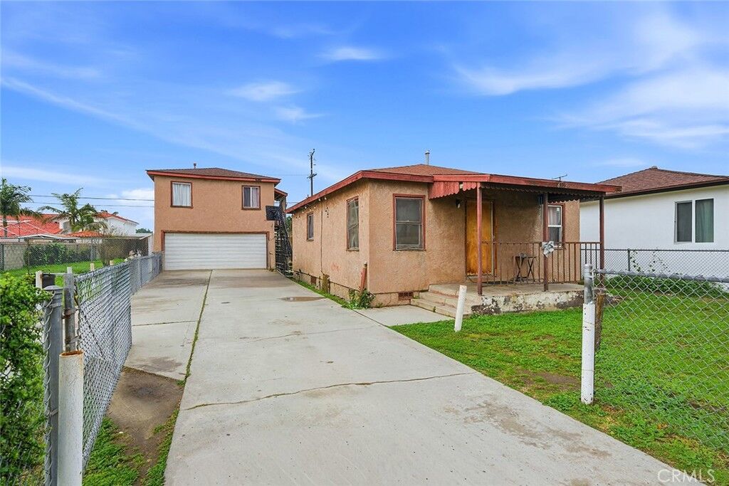 Property Photo: 6559 Darwell Ave CA 90201