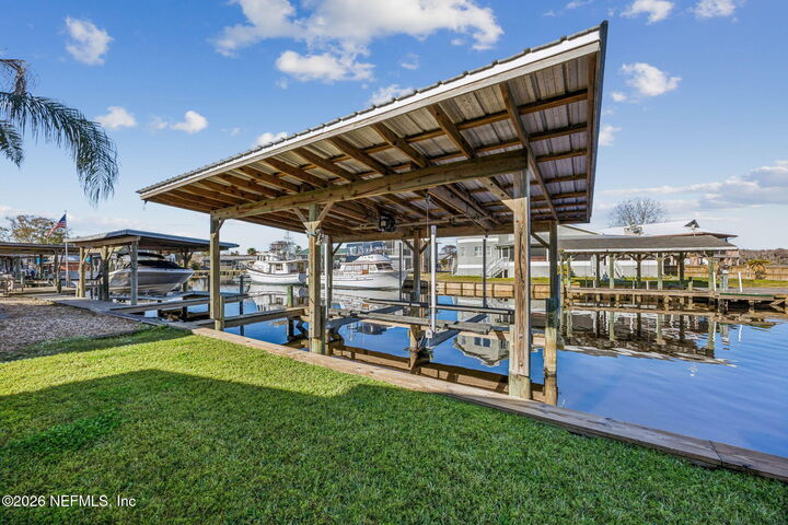 Property Photo: 170 Moonlite Drive FL 32193