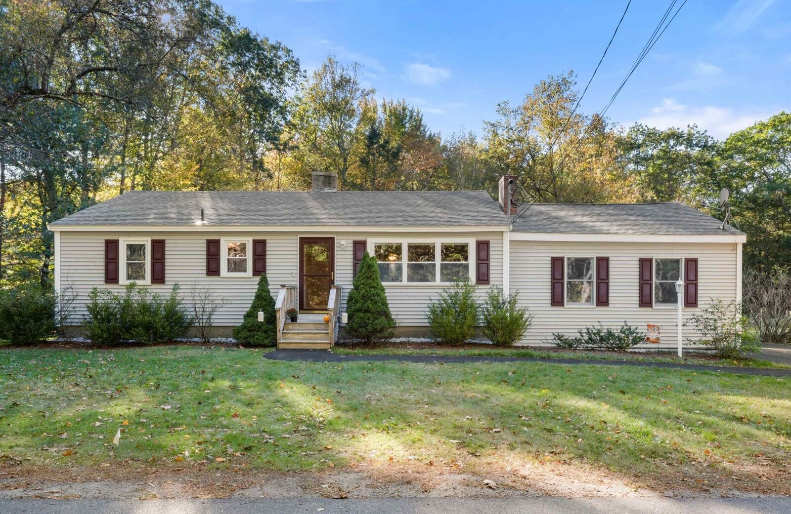 Property Photo:  46 Beech Hill Road  NH 03833 