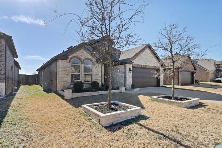 Property Photo:  316 Cowboy Way  TX 75409 