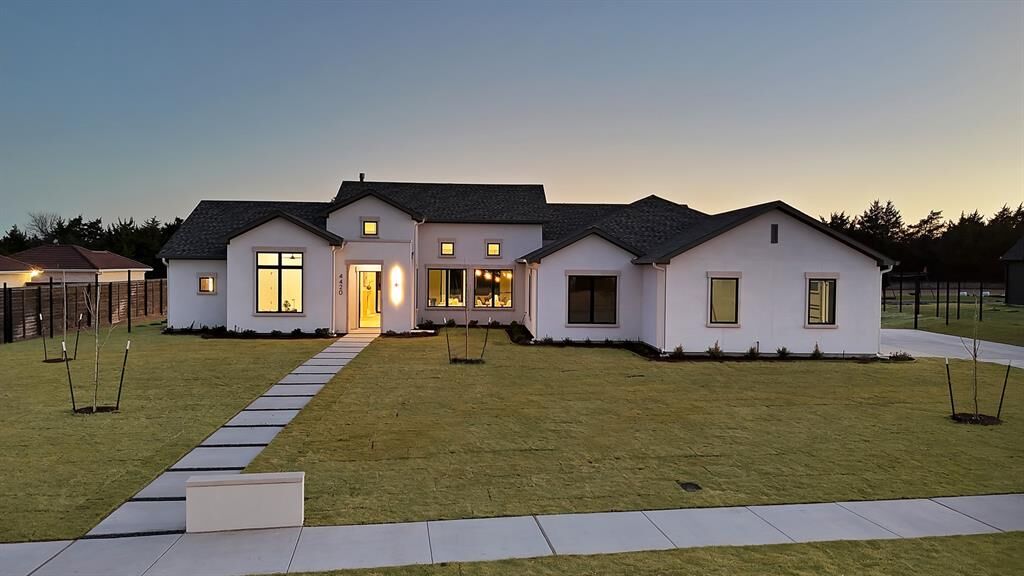 Property Photo:  4420 Azalea Way  TX 76065 
