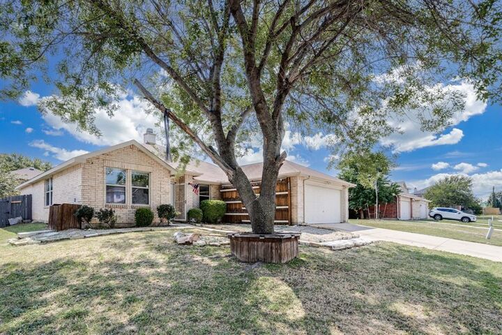 Property Photo:  2219 Zion Hill  TX 75052 