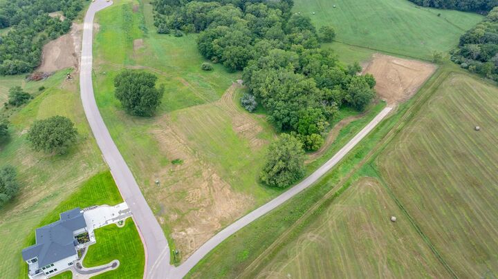 Property Photo:  5651 S Roswell St  IA 51106 