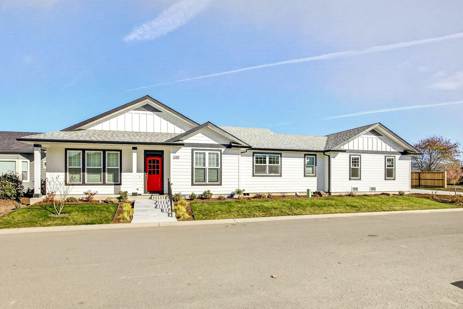 Property Photo:  280 Oak Valley Drive  OR 97540 