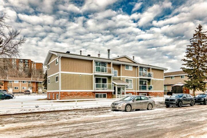 Property Photo:  5812 61 Street 103  AB T4N 6H4 