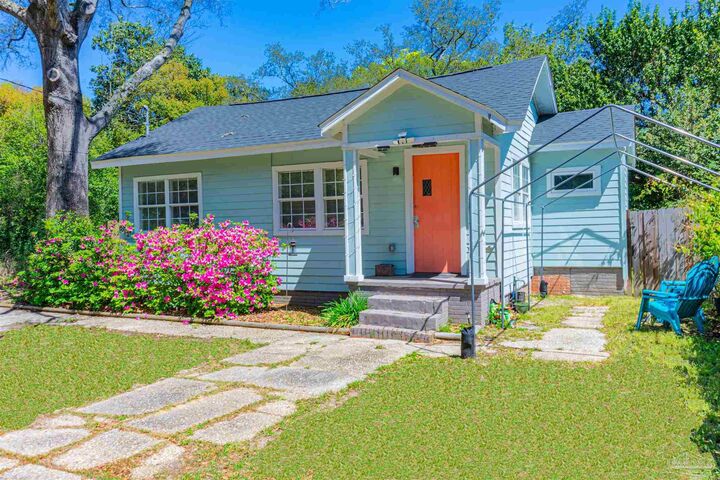 Property Photo: 10 N Jamaica St FL 32507