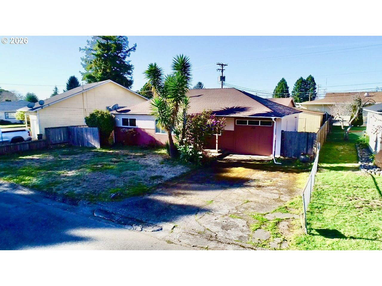 Property Photo:  403 Linden Ln  OR 97415 
