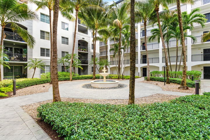 Property Photo:  1660 Renaissance Commons Boulevard 2107  FL 33426 