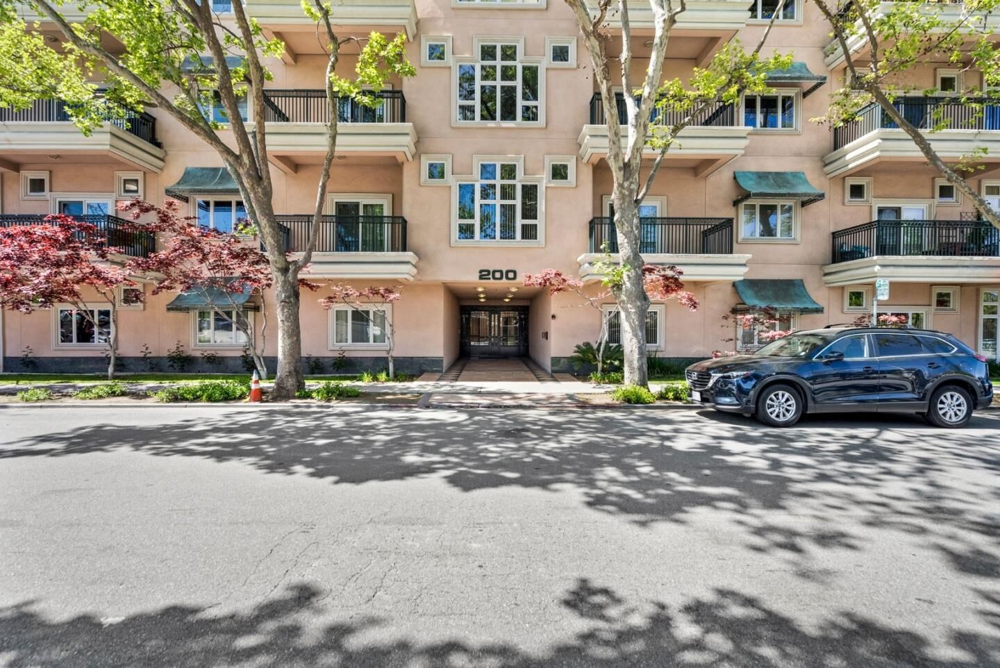 Property Photo:  200 Sheridan Avenue 104  CA 94306 