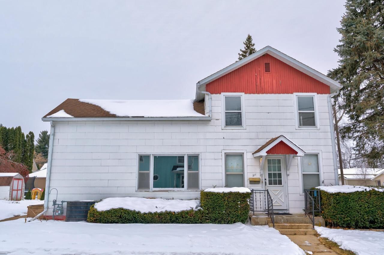 Property Photo:  311 Harrison Street  WI 53594 