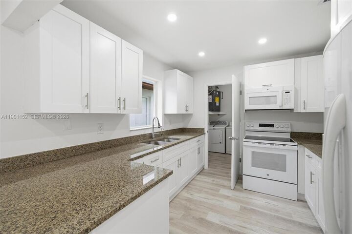 Property Photo: 1281 W 42nd St 1 FL 33012