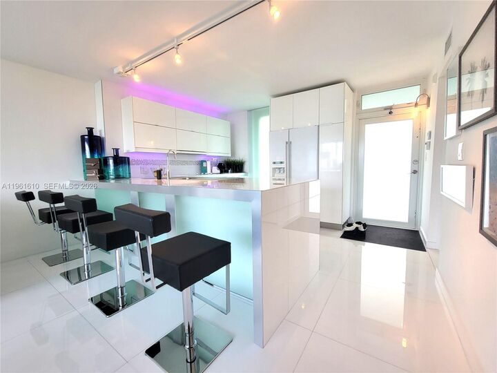 Property Photo:  1670 Lincoln Ct 3B  FL 33139 