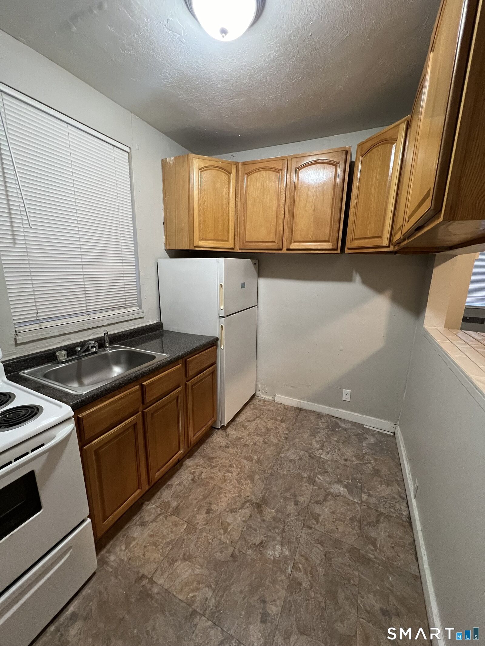 Property Photo:  276 Collins Street 109  CT 06105 