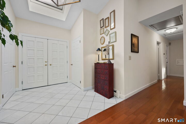 Property Photo:  15 Glenarden Road  CT 06611 