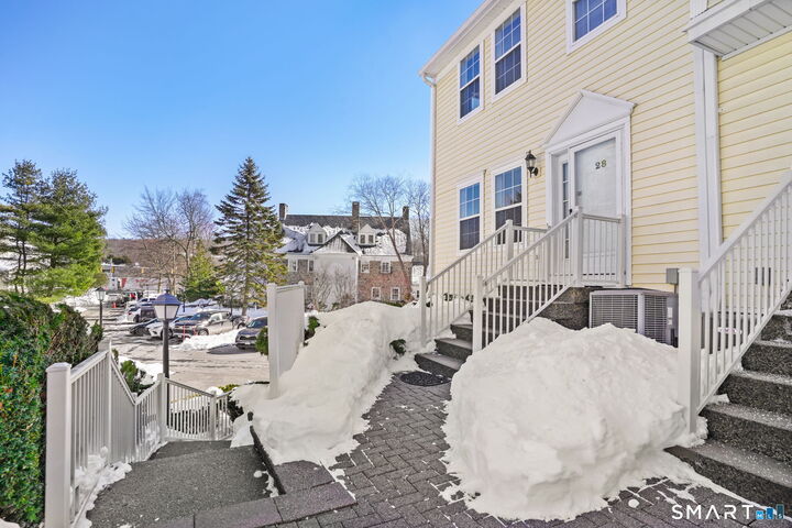 Property Photo:  631 Danbury Road Apt 28  CT 06877 