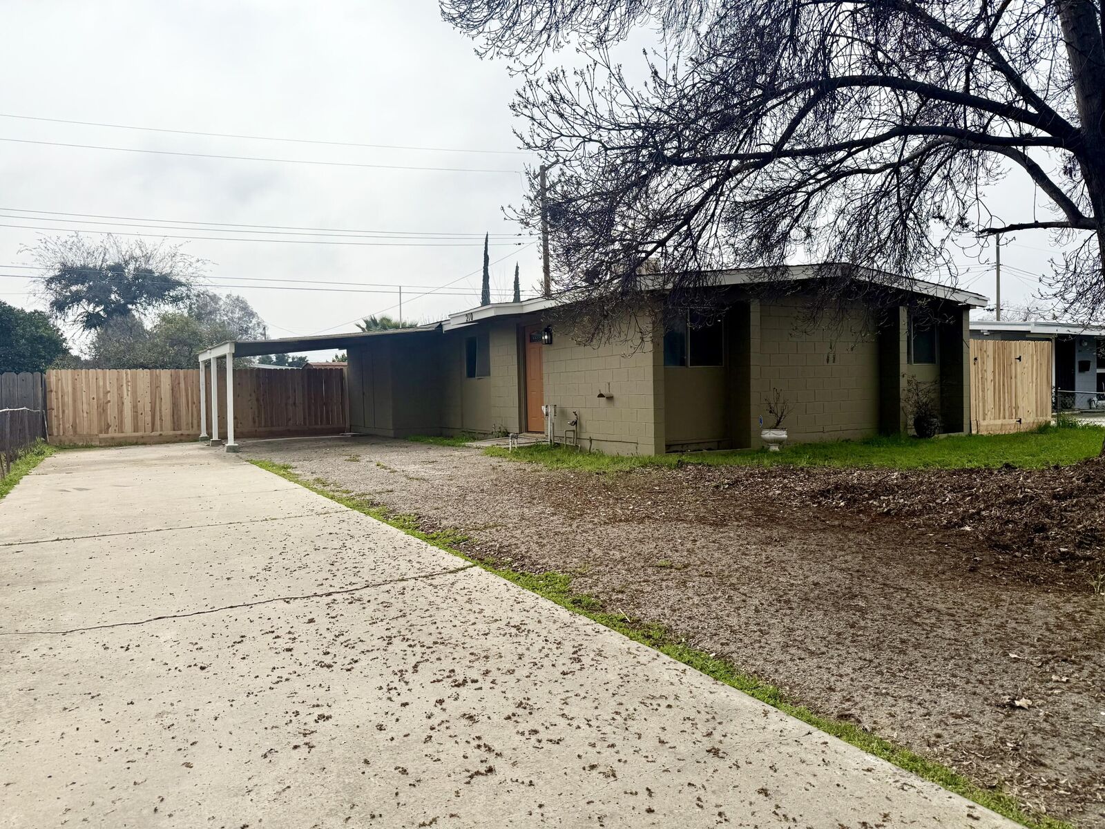 Property Photo:  210 Sequoia Drive  CA 93221 