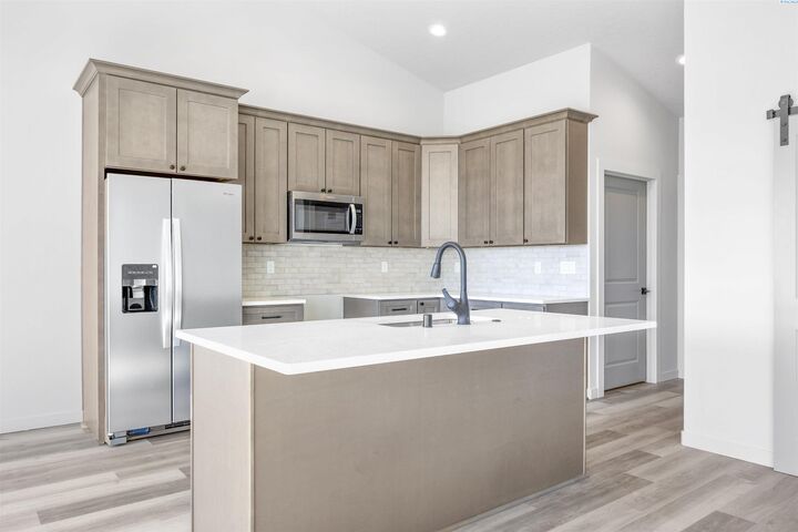 Property Photo: 2914 E Helena St WA 99301