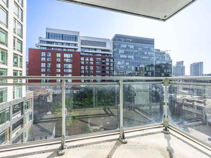 Property Photo: 525 Adelaide Street W 1022 ON M5V 0N7