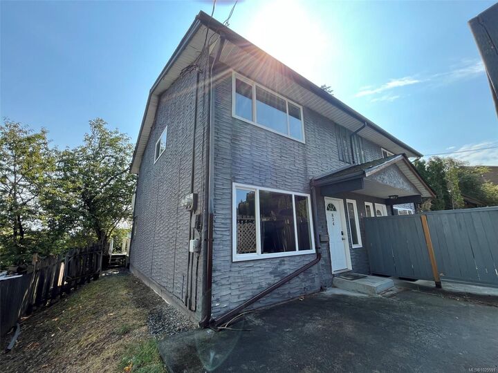 834 Holly Hill Rd — photo 1