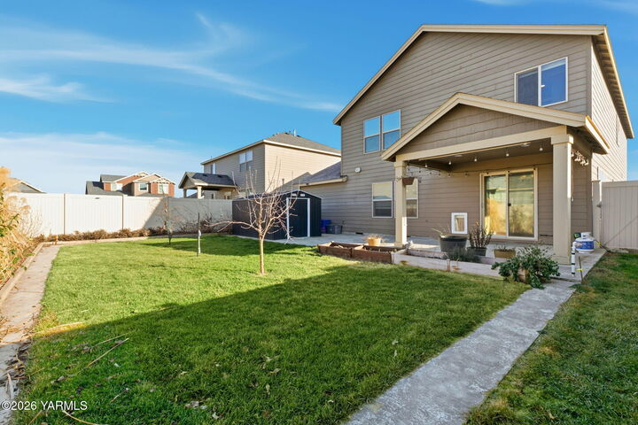 Property Photo:  1717 Liberty Ln  WA 98944 