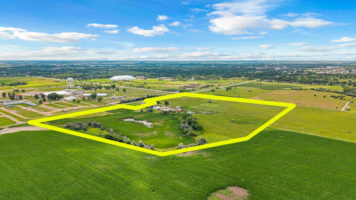 Property Photo: 3155 387th Ave SD 57401