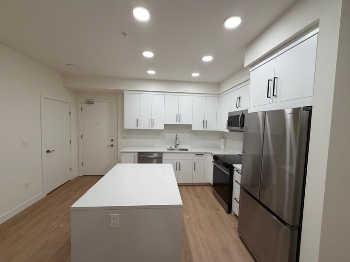 Property Photo: 33816 South Fraser Way 309 BC V2S 0P2