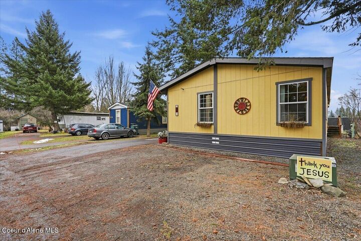 Property Photo:  92 E Walrose Loop  ID 83835 