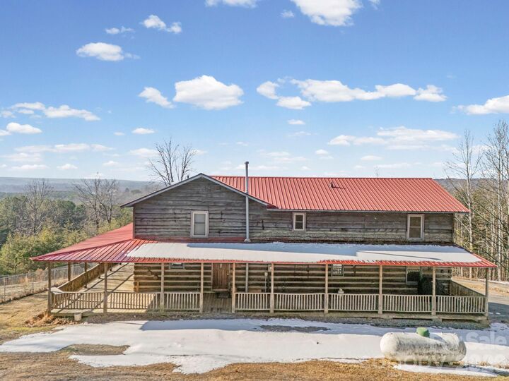 Property Photo: 156 Carpenters Knob Drive NC 28090