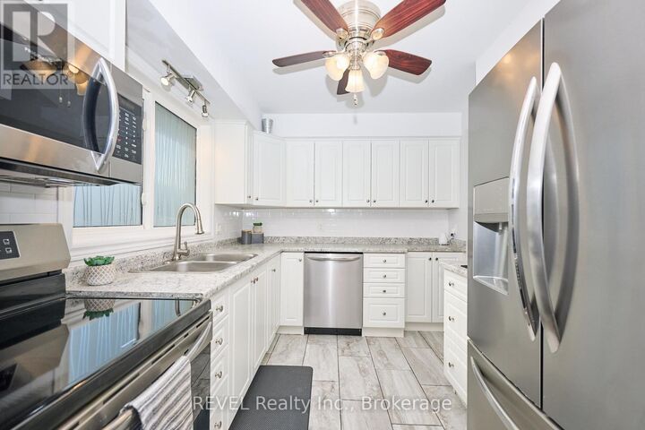 Property Photo:  2989 Loyalist Avenue  ON L2J 3K8 