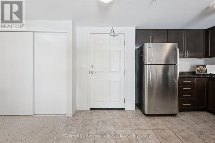 Photo de la propriété:  45 Kingsbury Square 406  ON N1L 0L2 