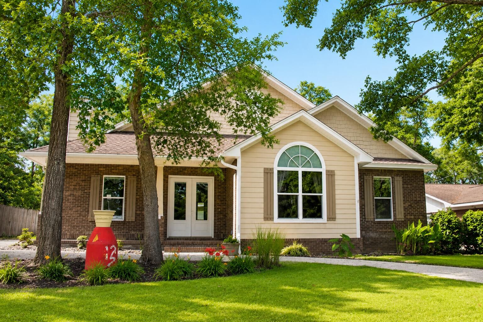 Property Photo: 266 Florida Avenue FL 32580