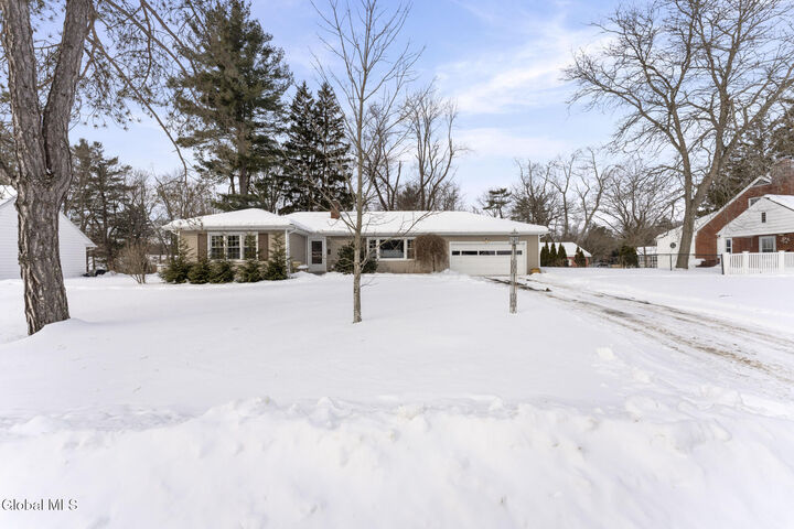 Property Photo: 6 Maple Ridge Avenue NY 12061