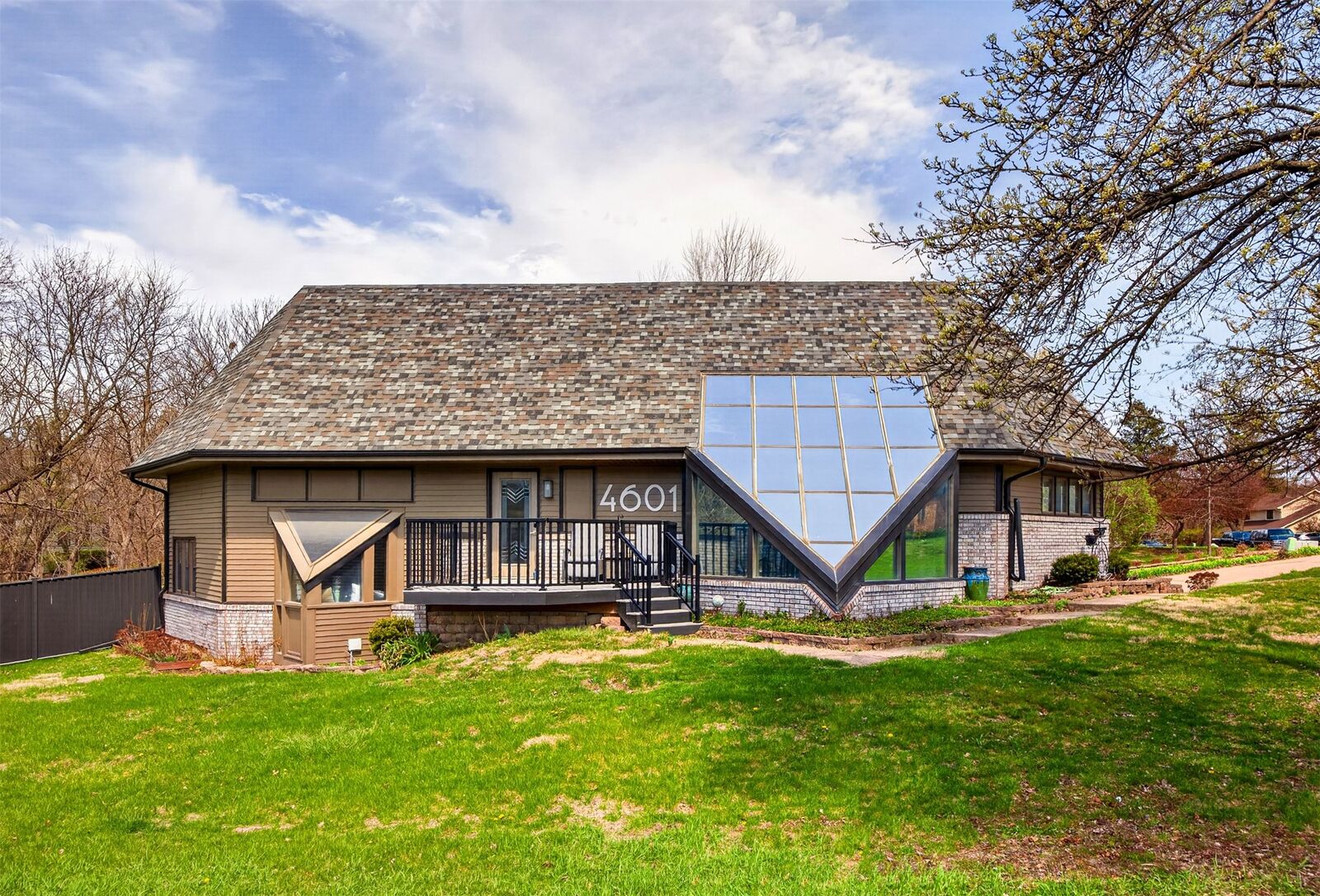 Property Photo: 4601 Ashworth Road IA 50265